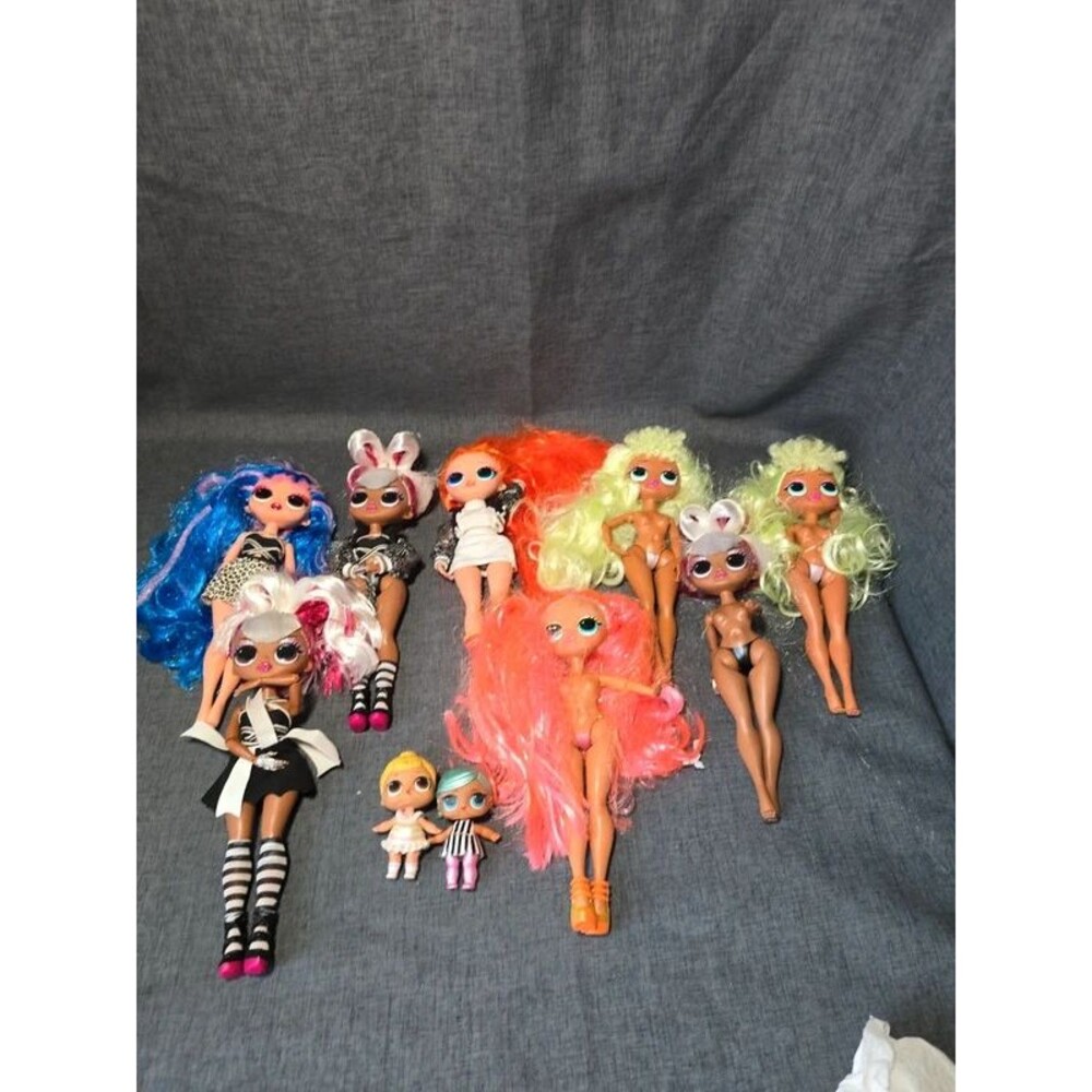 Lot of lol dolls